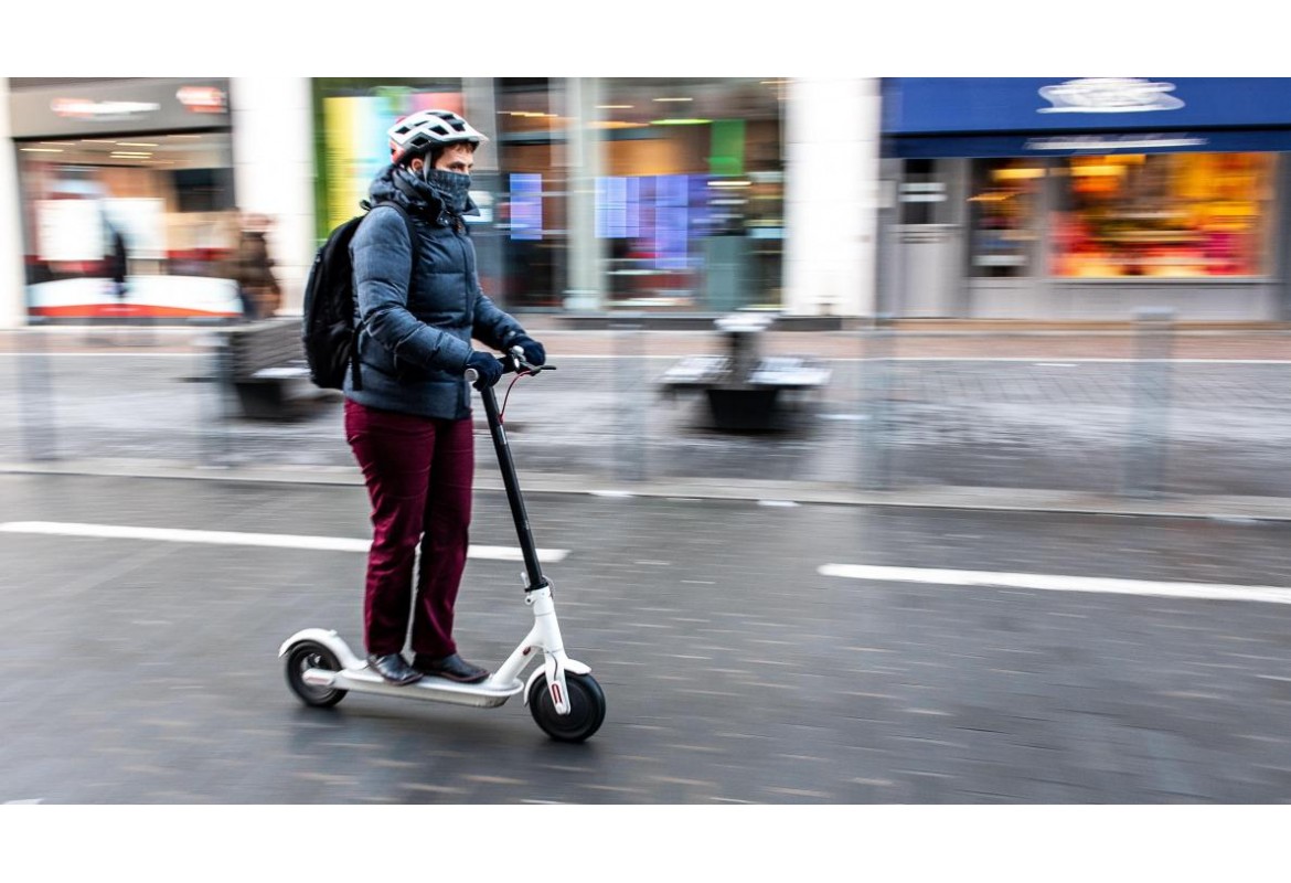 Electric scooters, e-bikes, bikes, pedestrians, the highway code changes ...
